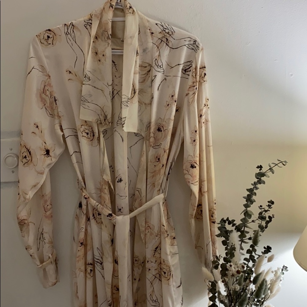 SOLD VIA DEPOP
